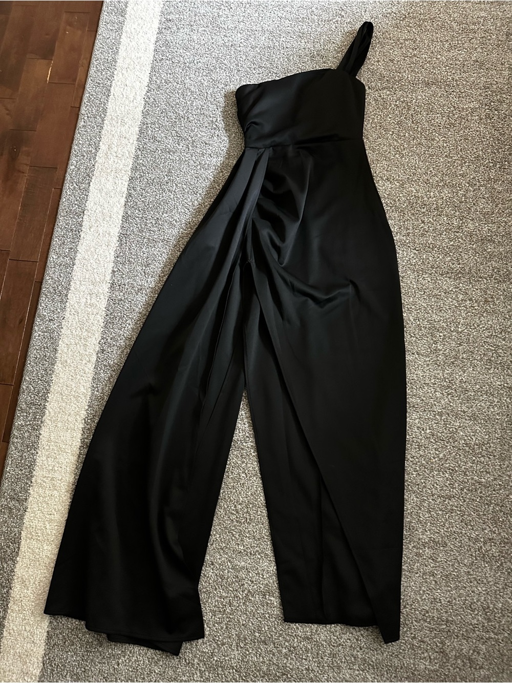 Black One-Shoulder Formal Dress